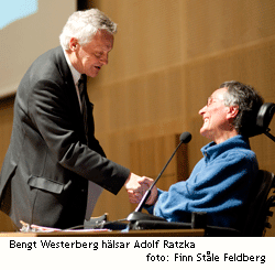 Bengt Westerberg hälsar Adolf Ratzka